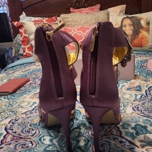 New Size 6.5 mauve satin rhinestone heels